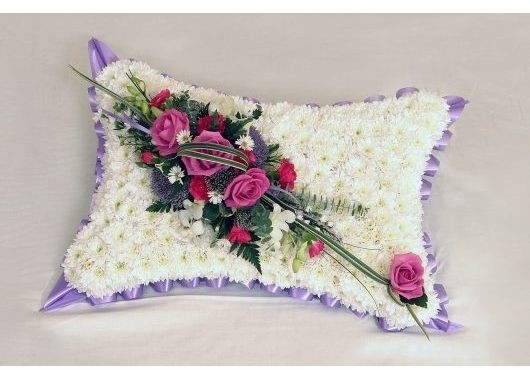 Pillow based in white with ribbon edge, Purple spray